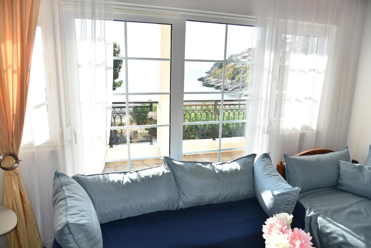 Irene'S Beach Front House Vromopousi Exterior foto